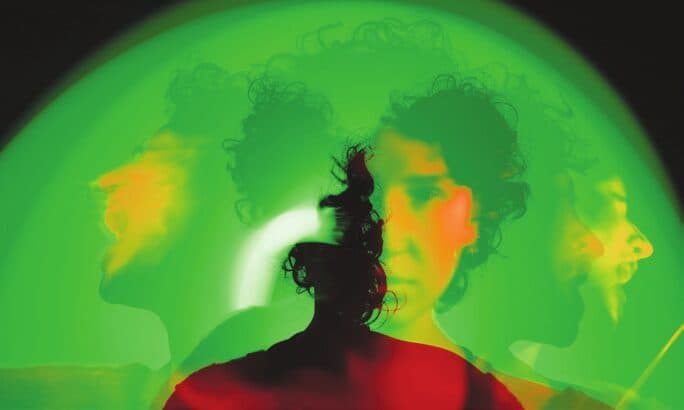 Zwischen Licht und Farbe – Amya Tsipoylidis